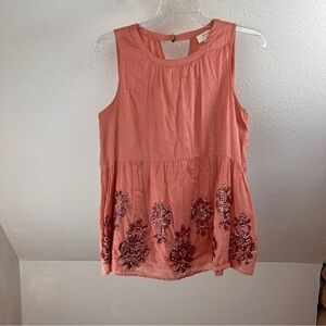 MAEVE FROM ANTHROPOLOGIE Orange sleeveless top with matching sequin motif.
